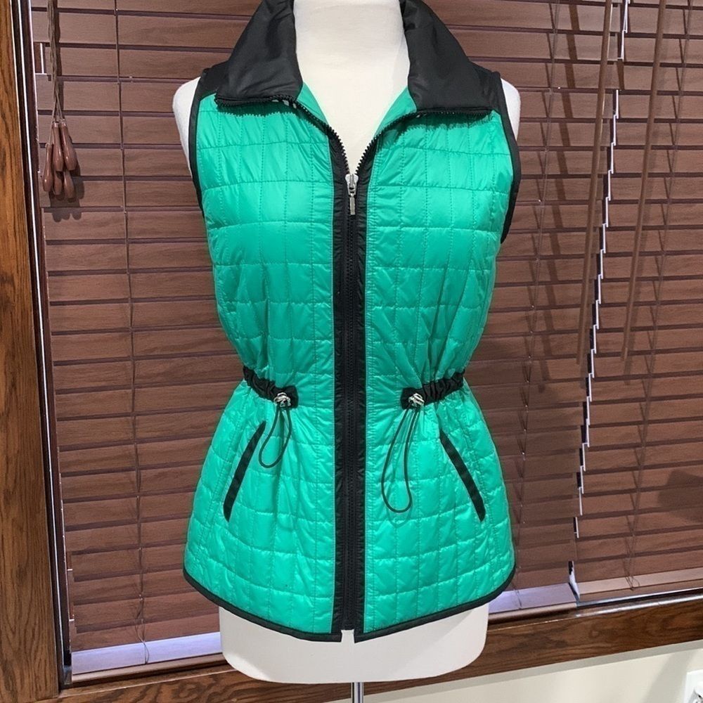 Zenergy green and white vest, Size 0